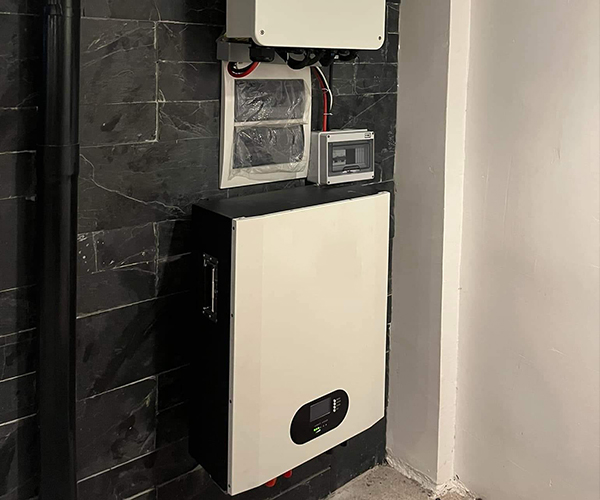 HOME SOLAR SYSTEM 10KWH POWER WALL mit Deye Wechselrichter