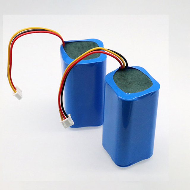 18650 3,7 V 7,4 V 14,8 V 2000 mAh 2200 mAh 2,6 Ah 4400 mAh Akku Wiederaufladbarer Lithium-Ionen-Kehrroboter-Akku
